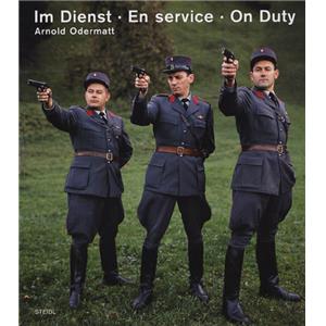 [ODERMATT] IM DIENST. En service . On Duty - Photographies d'Arnold Odermatt. Edité par Urs Odermatt