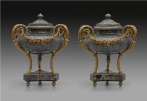 [GOUTHIÈRE] PIERRE GOUTHIÈRE. Virtuoso Gilder at the French Court - Catalogue d'exposition du musée The Frick Collection et du Musée des Arts Décoratifs (New York et Paris, 2016 et 2017)