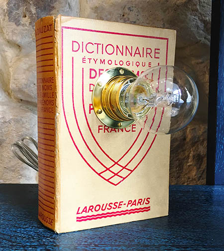 Livre Lampe 'Dictionnaire des noms de familles et prénoms de France'