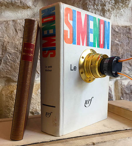 LIVRE LAMPE SIMENON